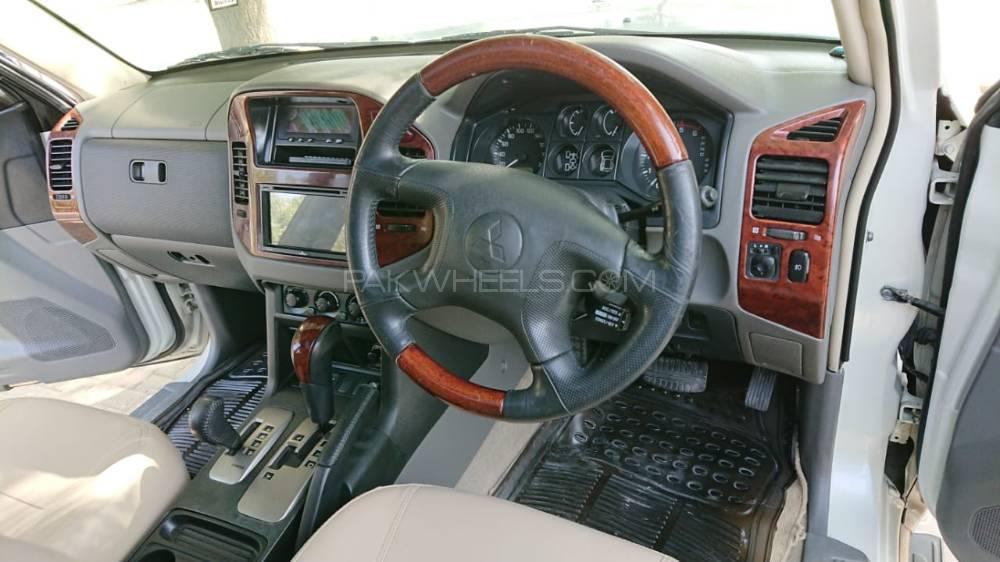 Mitsubishi Pajero 2005 for Sale in Rahim Yar Khan Mitsubishi Pajero 2005 for Sale in Rahim Yar Khan Image-13