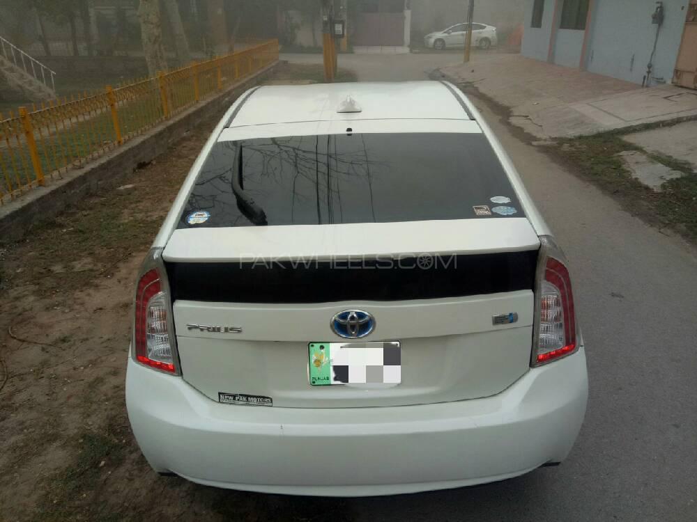 Toyota Prius 2010 for Sale in Sahiwal Toyota Prius 2010 for Sale in Sahiwal Image-18