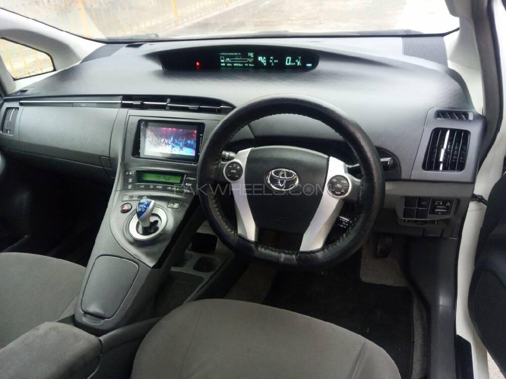 Toyota Prius 2010 for Sale in Sahiwal Toyota Prius 2010 for Sale in Sahiwal Image-5