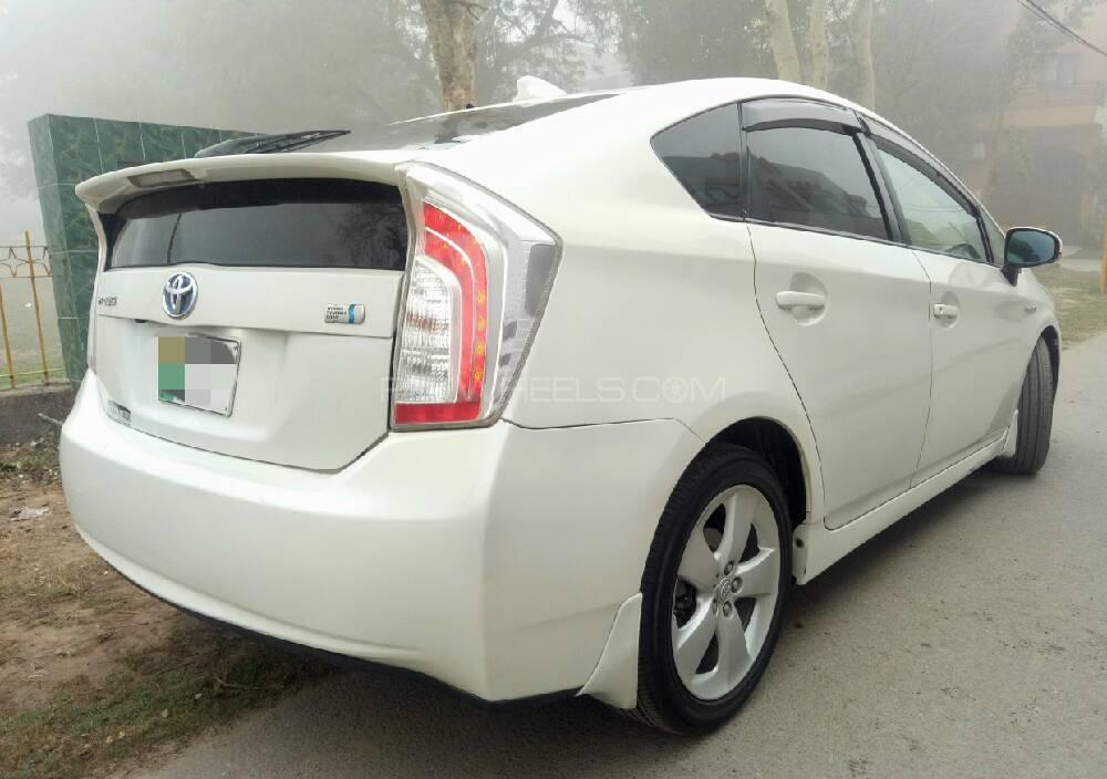 Toyota Prius 2010 for Sale in Sahiwal Toyota Prius 2010 for Sale in Sahiwal Image-16