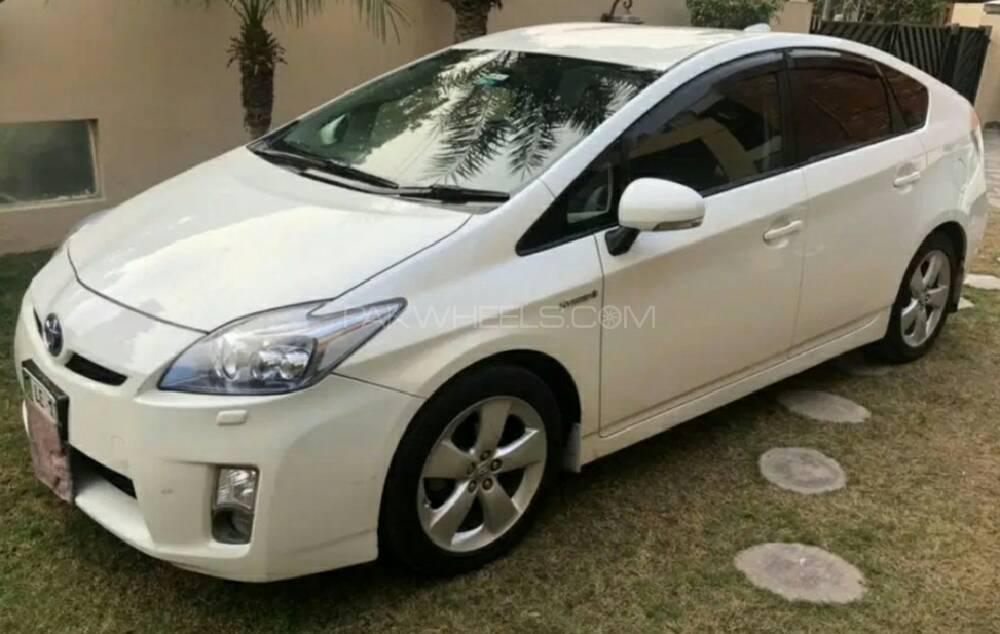Toyota Prius 2010 for Sale in Sahiwal Toyota Prius 2010 for Sale in Sahiwal Image-13