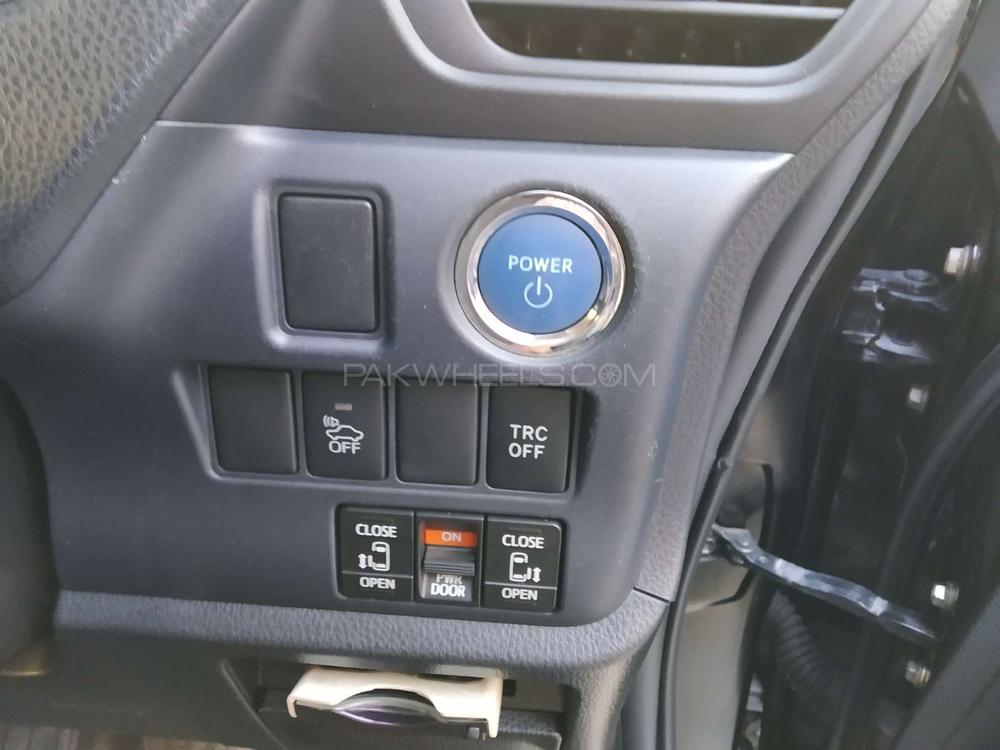 Toyota Noah 2015 for Sale in Lahore Toyota Noah 2015 for Sale in Lahore Image-6