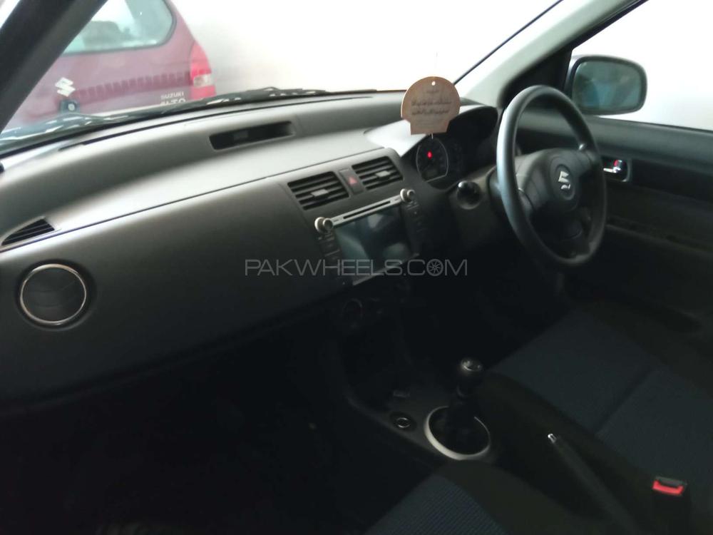 Suzuki Swift 2017 for Sale in Rawalpindi Suzuki Swift 2017 for Sale in Rawalpindi Image-4