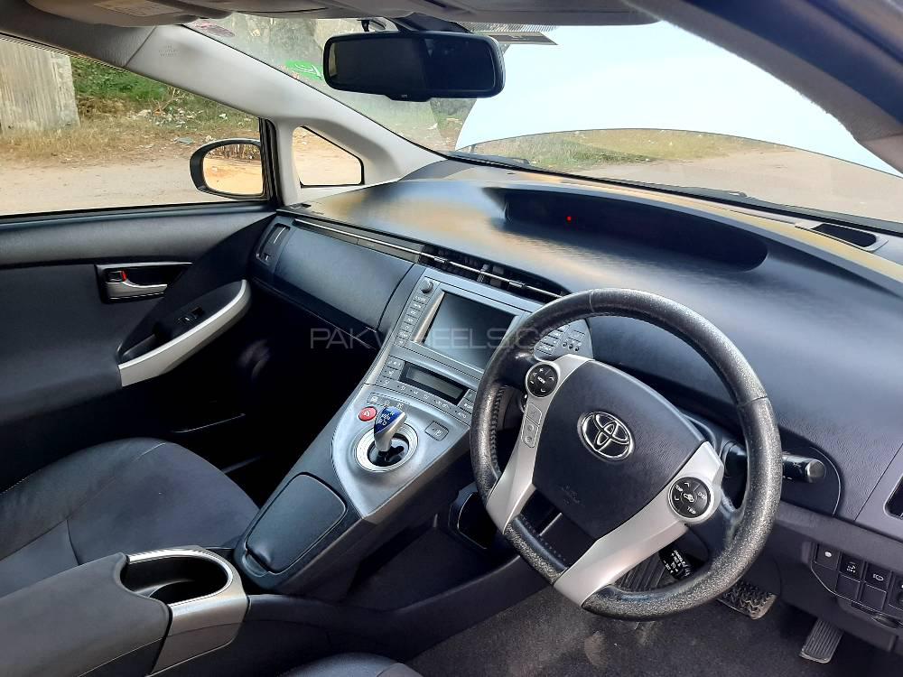 Toyota Prius 2014 for Sale in Islamabad Toyota Prius 2014 for Sale in Islamabad Image-11