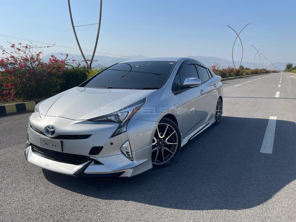 Toyota Prius 2017 for Sale in Peshawar Image-1