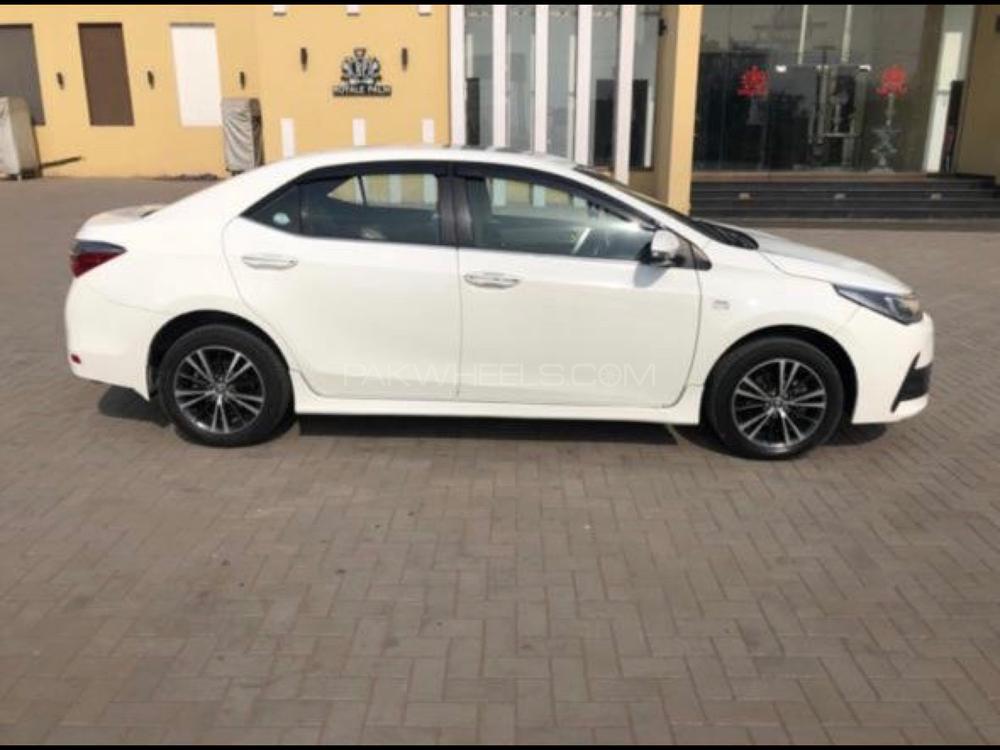 Toyota Corolla 2017 for Sale in Lahore Toyota Corolla 2017 for Sale in Lahore Image-10