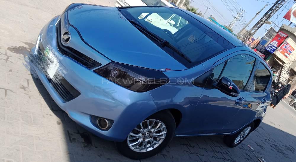 Toyota Vitz 2015 for Sale in Faisalabad Image-1