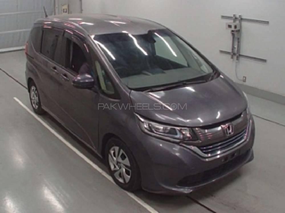 Honda freed hybrid 2017