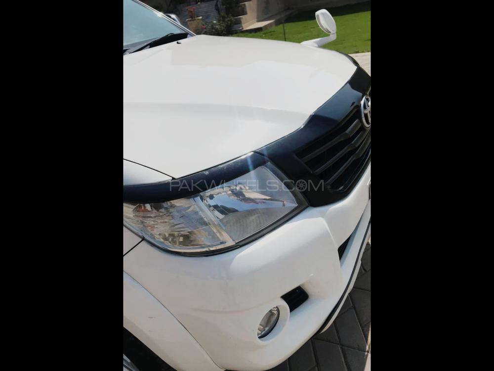 Toyota Hilux 2016 for Sale in Multan Toyota Hilux 2016 for Sale in Multan Image-3