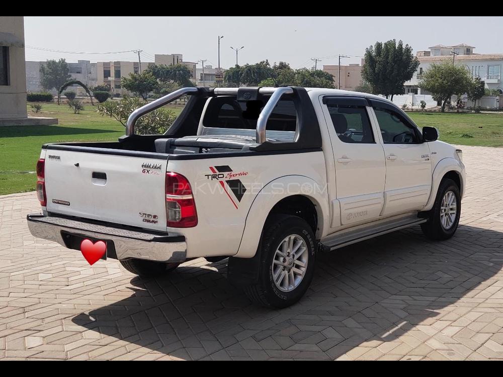 Toyota Hilux 2016 for Sale in Multan Toyota Hilux 2016 for Sale in Multan Image-6