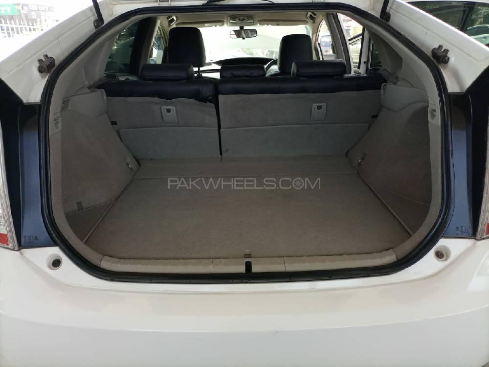 Toyota Prius 2011 for Sale in Peshawar Toyota Prius 2011 for Sale in Peshawar Image-6