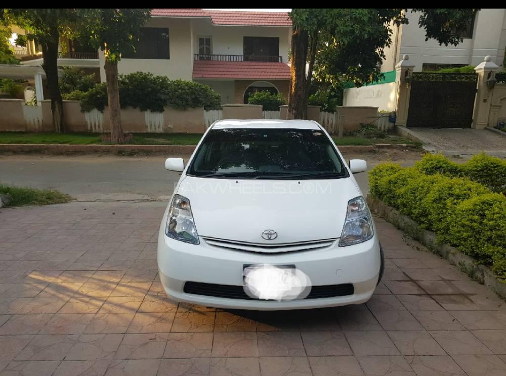Toyota Prius 2010 for Sale in Islamabad Image-1