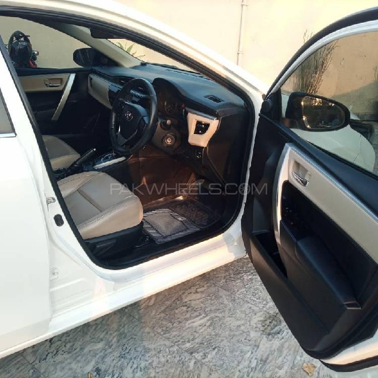 Toyota Corolla 2017 for Sale in Lahore Toyota Corolla 2017 for Sale in Lahore Image-8