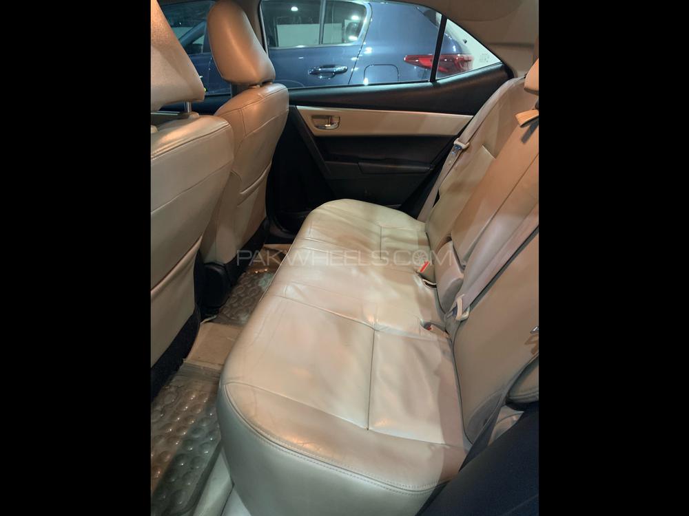 Toyota Corolla 2017 for Sale in Lahore Toyota Corolla 2017 for Sale in Lahore Image-11
