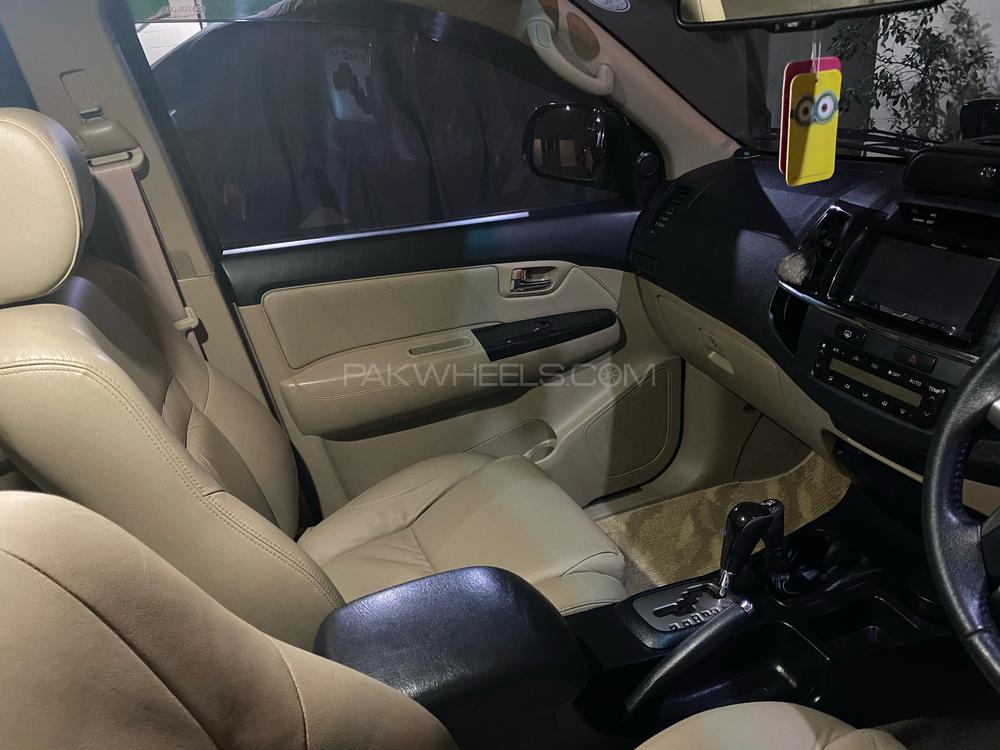 ٹویوٹا فورچیونر 2016 for Sale in لاہور ٹویوٹا فورچیونر 2016 for Sale in لاہور Image-2