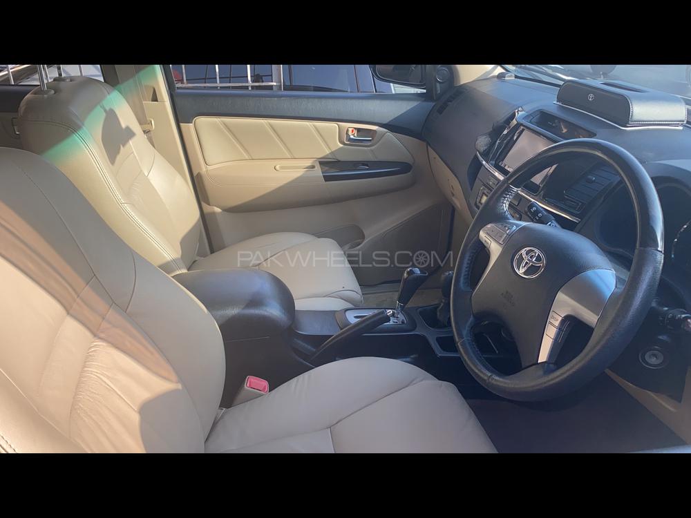ٹویوٹا فورچیونر 2016 for Sale in لاہور ٹویوٹا فورچیونر 2016 for Sale in لاہور Image-11