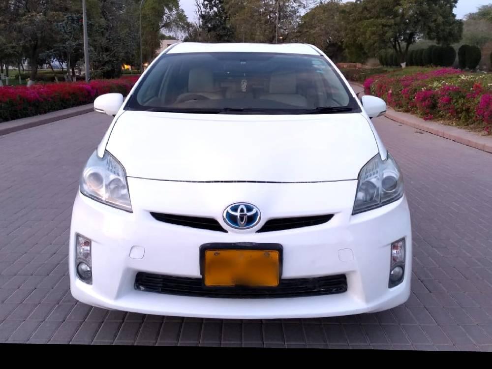 Toyota Prius 2010 for Sale in Karachi Toyota Prius 2010 for Sale in Karachi Image-2