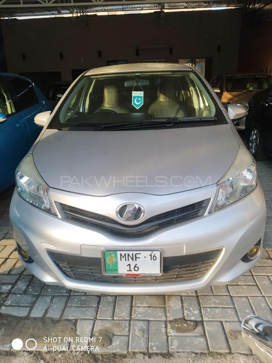 Toyota Vitz 2013 for Sale in Bahawalpur Image-1
