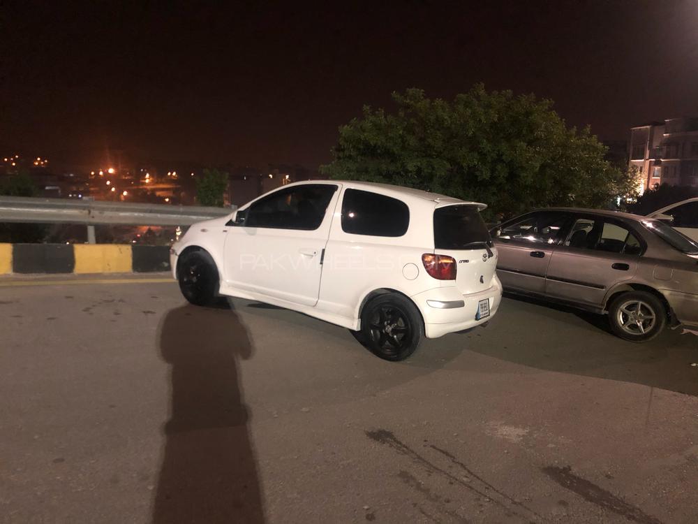 Toyota Vitz 2004 for Sale in Islamabad Image-1