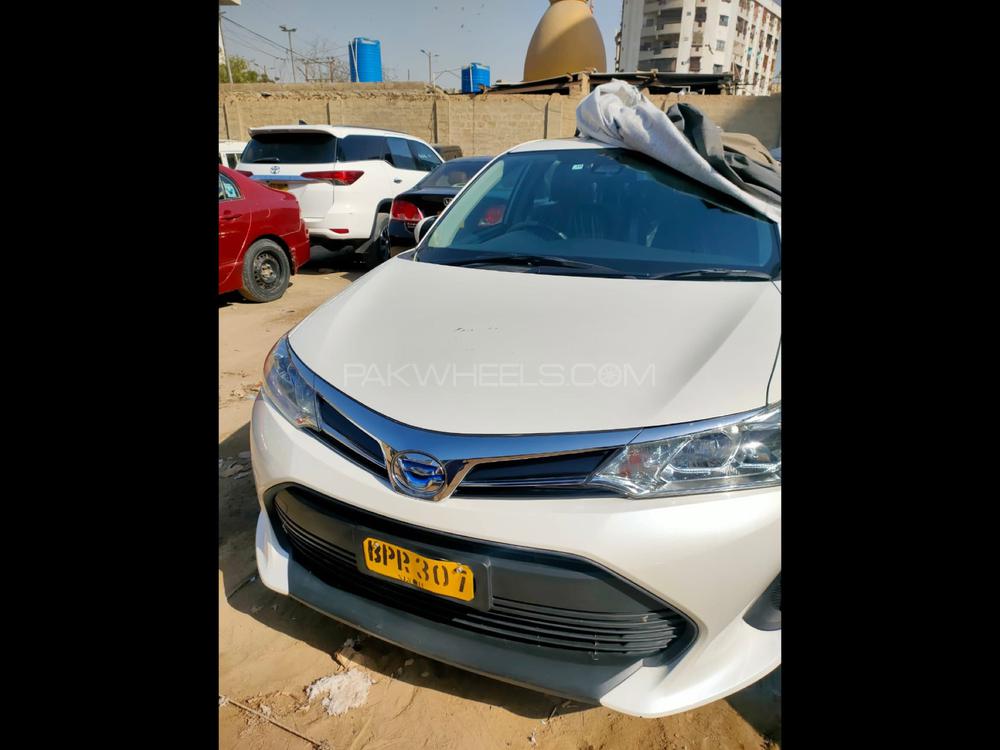 Toyota Corolla Axio 2017 for Sale in Karachi Image-1