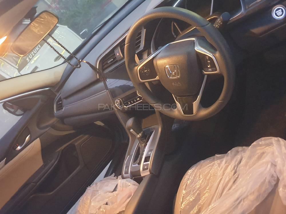 Honda Civic 2020 for Sale in Faisalabad Honda Civic 2020 for Sale in Faisalabad Image-9