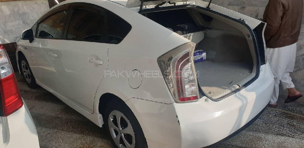 Toyota Prius 2013 for Sale in Peshawar Image-1