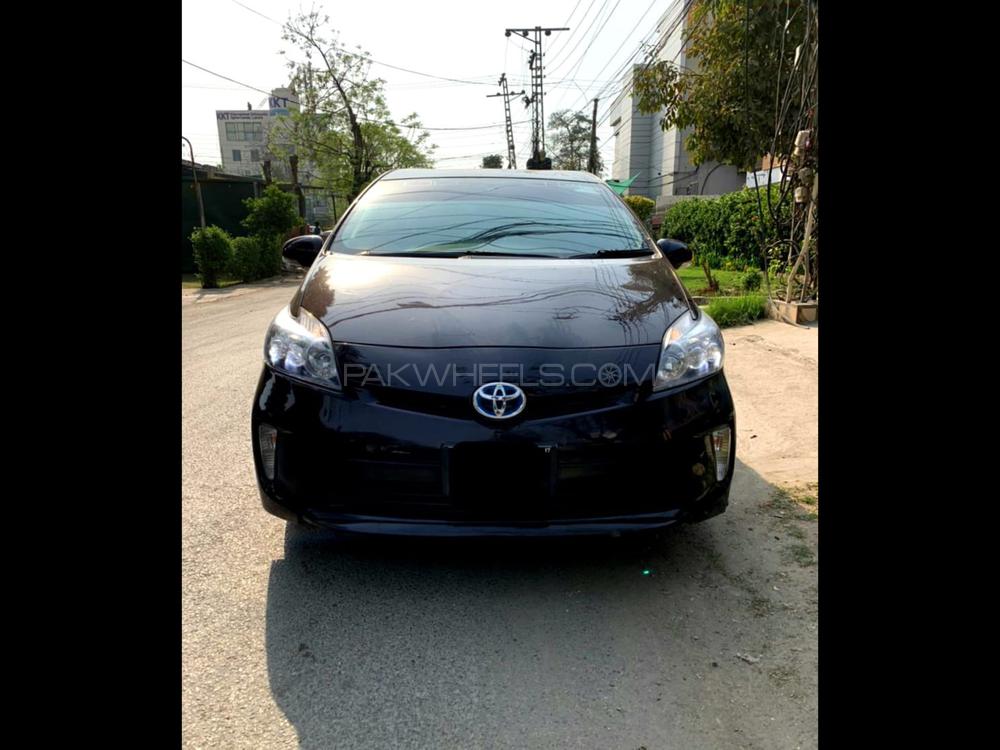 Toyota Prius 2013 for Sale in Lahore Image-1