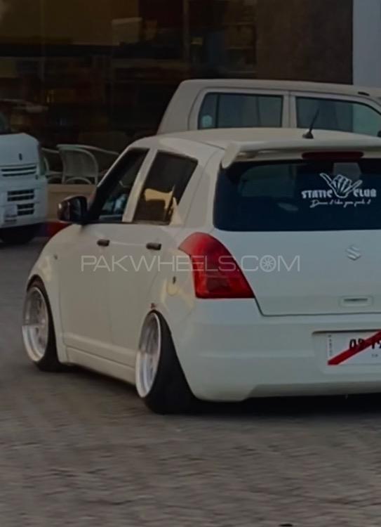 Suzuki Swift - 2011  Image-1