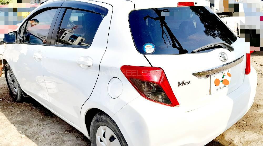 Toyota Vitz 2011 for Sale in Gujrat Image-1