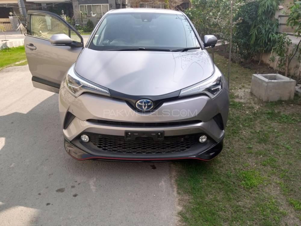 Toyota C-HR 2016 for Sale in Lahore Toyota C-HR 2016 for Sale in Lahore Image-9