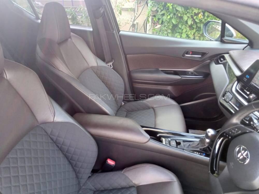 Toyota C-HR 2016 for Sale in Lahore Toyota C-HR 2016 for Sale in Lahore Image-12
