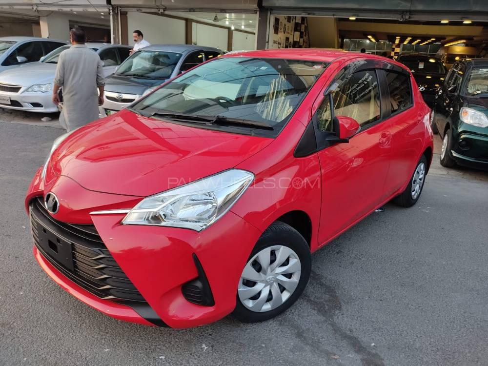 Toyota Vitz 2017 for Sale in Lahore Image-1