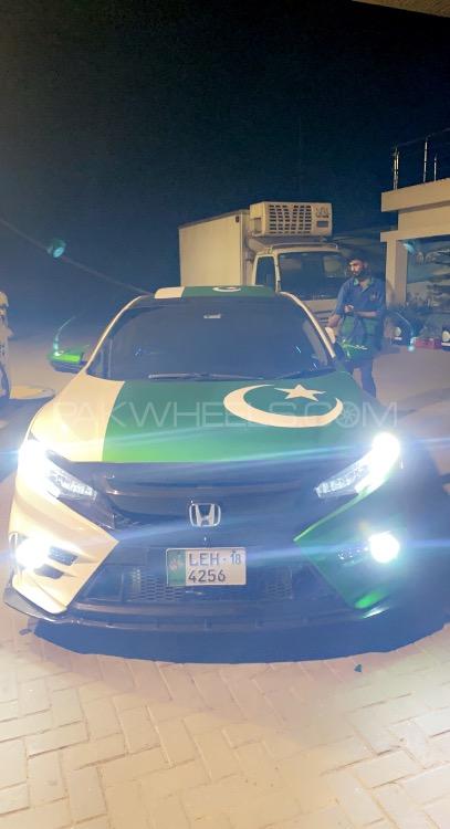 Honda Civic - 2018  Honda Civic - 2018  Image-3