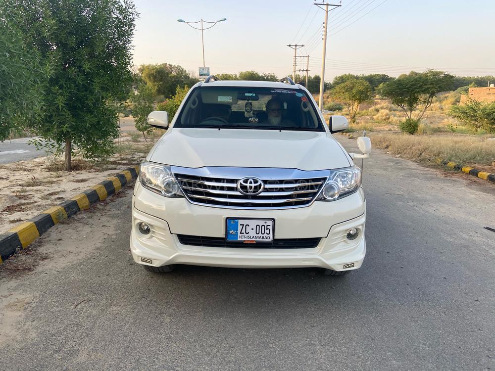 Toyota Fortuner 2013 for Sale in Bahawalpur Toyota Fortuner 2013 for Sale in Bahawalpur Image-3
