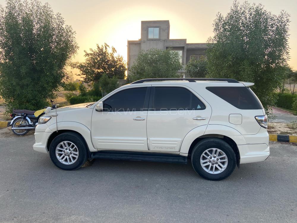 Toyota Fortuner 2013 for Sale in Bahawalpur Toyota Fortuner 2013 for Sale in Bahawalpur Image-5