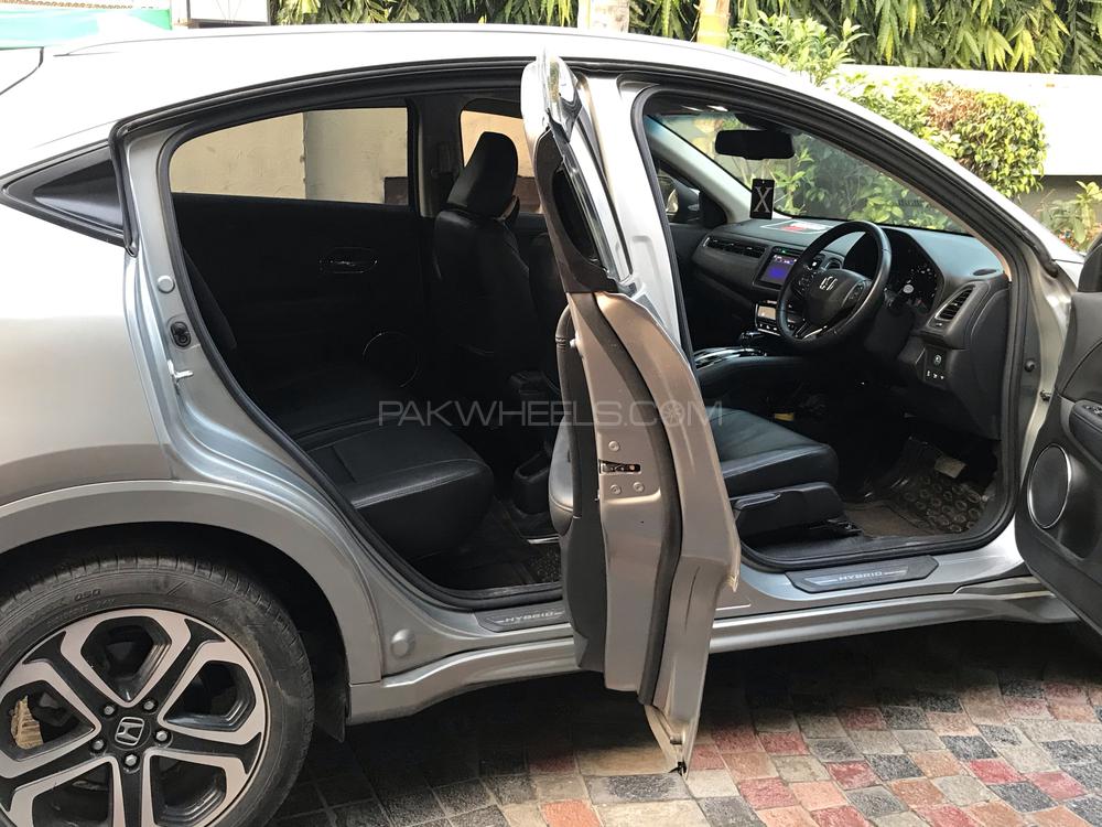 Honda Vezel 2014 for Sale in Lahore Honda Vezel 2014 for Sale in Lahore Image-4