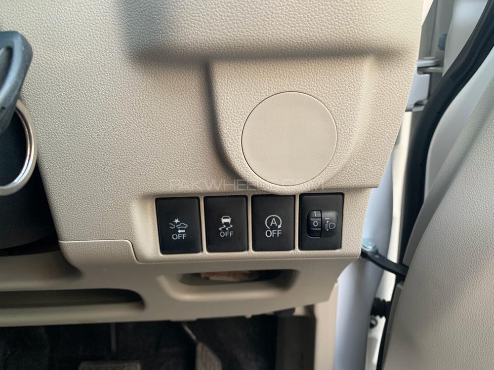 Daihatsu Move 2017 for Sale in Sahiwal Daihatsu Move 2017 for Sale in Sahiwal Image-9