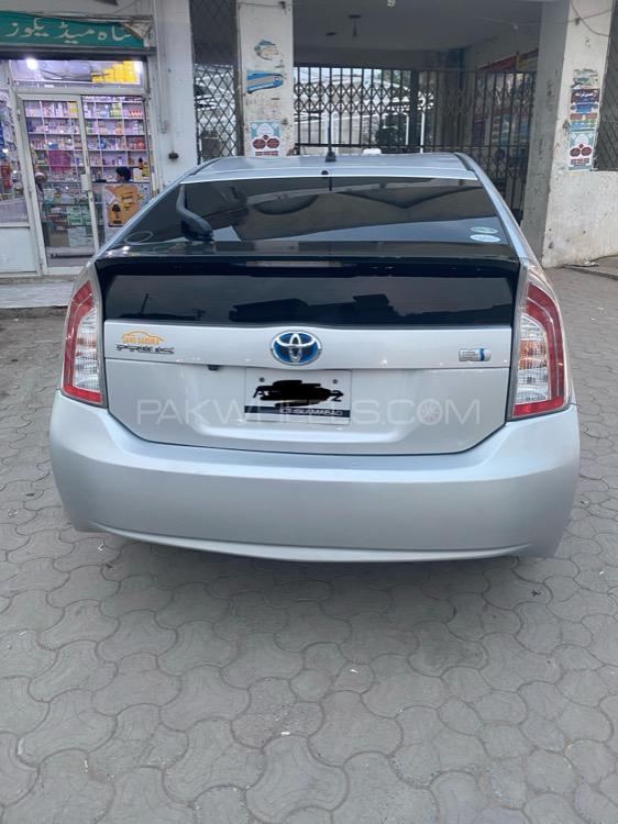Toyota Prius 2014 for Sale in Peshawar Toyota Prius 2014 for Sale in Peshawar Image-4
