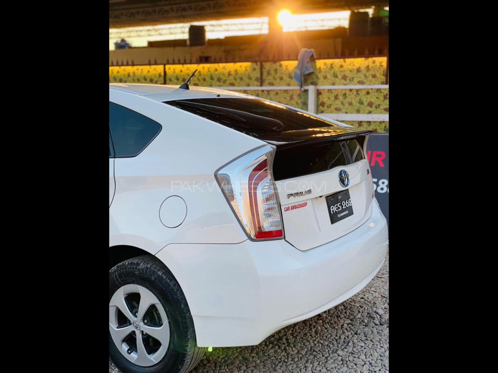Toyota Prius 2013 for Sale in Peshawar Toyota Prius 2013 for Sale in Peshawar Image-7