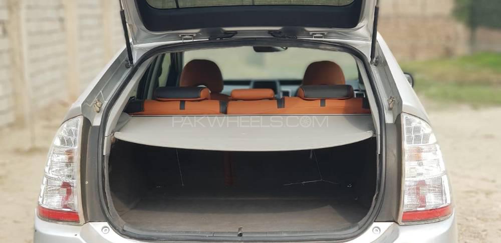 Toyota Prius 2010 for Sale in Peshawar Toyota Prius 2010 for Sale in Peshawar Image-10