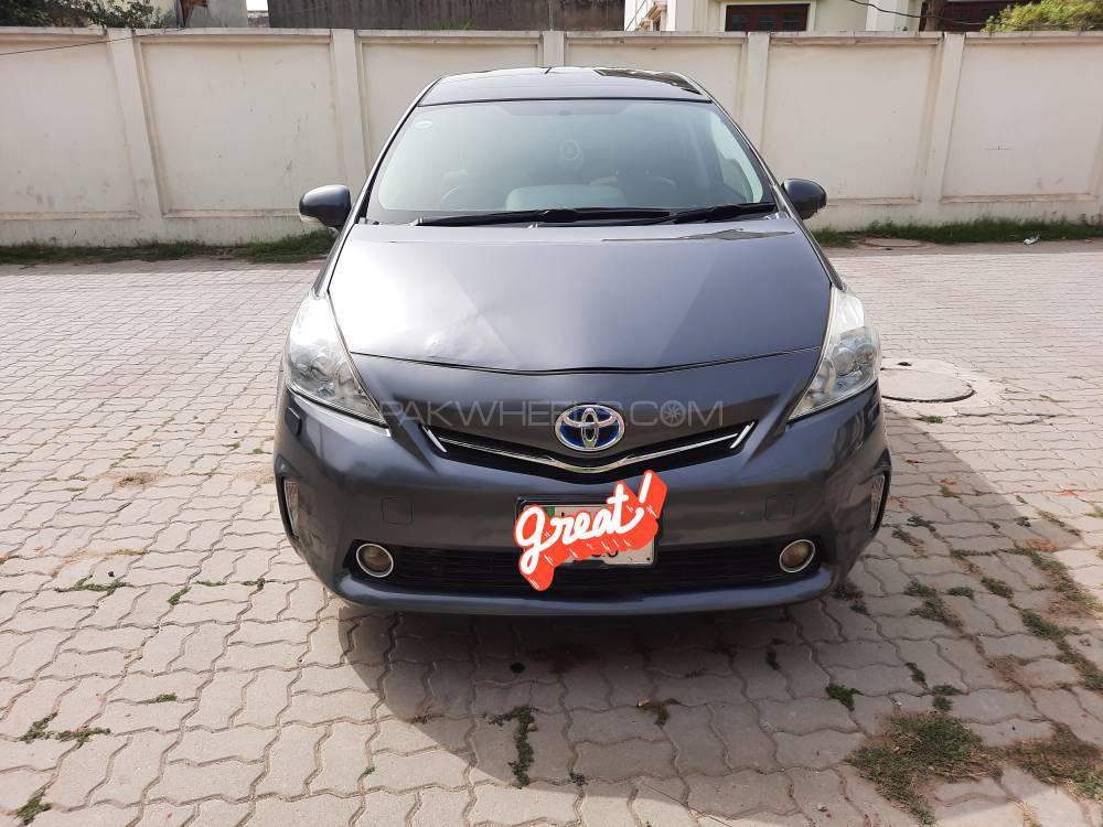 Toyota Prius Alpha 2012 for Sale in Sialkot Image-1