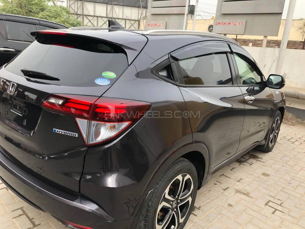 Honda Vezel 2015 for Sale in Lahore Honda Vezel 2015 for Sale in Lahore Image-5