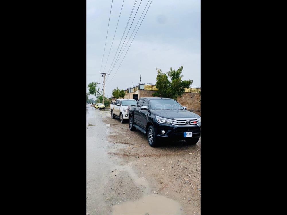 ٹویوٹا ہائیلکس 2019 for Sale in حیات آباد ٹویوٹا ہائیلکس 2019 for Sale in حیات آباد Image-2