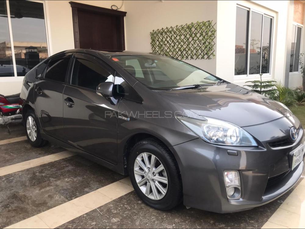 Toyota Prius 2014 for Sale in Sahiwal Toyota Prius 2014 for Sale in Sahiwal Image-3