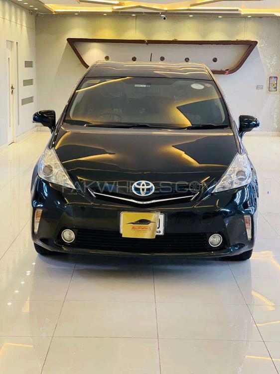 ٹویوٹا پریوس الفا 2013 for Sale in پشاور Image-1