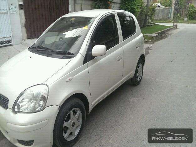 Toyota Vitz 2003 for Sale in Lahore Image-1