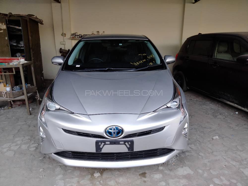 Toyota Prius 2017 for Sale in Lahore Image-1