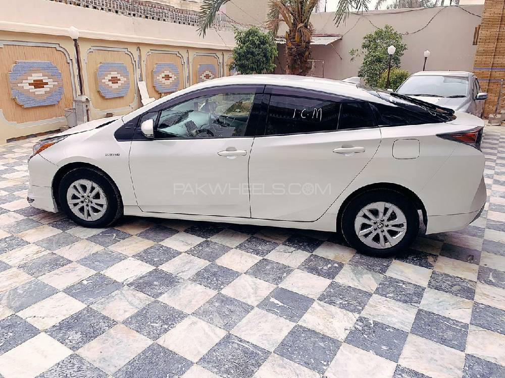 Toyota Prius 2016 for Sale in Lahore Toyota Prius 2016 for Sale in Lahore Image-15