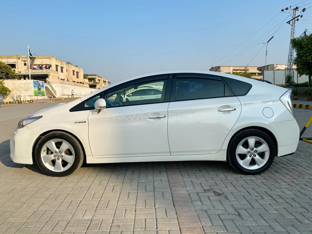 Toyota Prius 2013 for Sale in Islamabad Toyota Prius 2013 for Sale in Islamabad Image-15