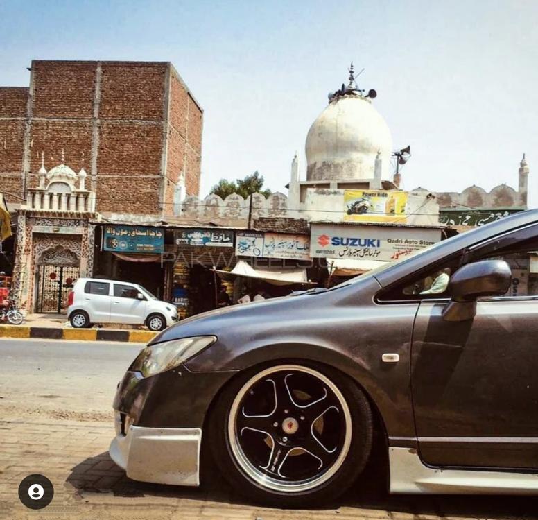 Honda Civic - 2011  Image-1
